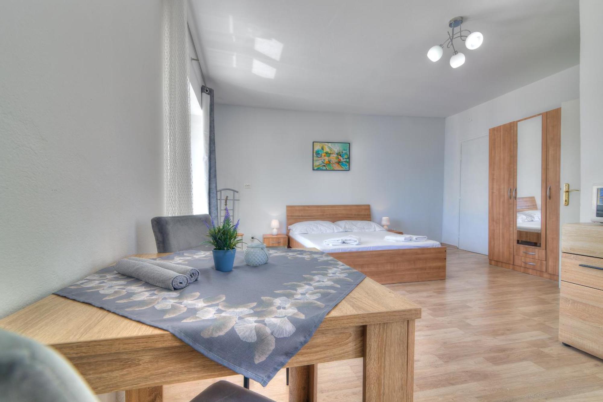 Apartmani Ana Senj  Exterior photo